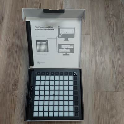 Novation LAUNCHPAD mini (USED) SN# AYYC09R471EEB6 image 3