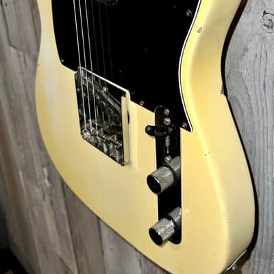 Excellent 1976 Fender Telecaster, White  Black Pick Guard Maple Fretboard  OHSC,  Sweet Vintage Tele ! image 17
