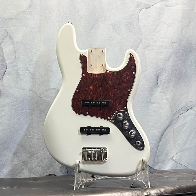 Squier Vintage Modified Jazz Bass Body