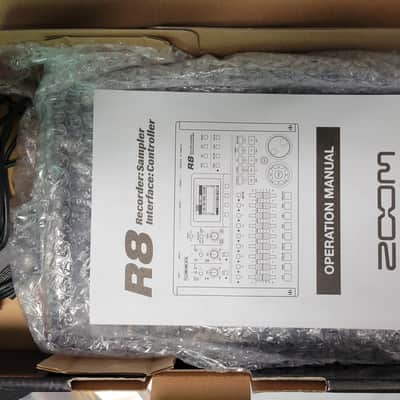 Zoom R8 Recorder: Excellent Condition. image 3