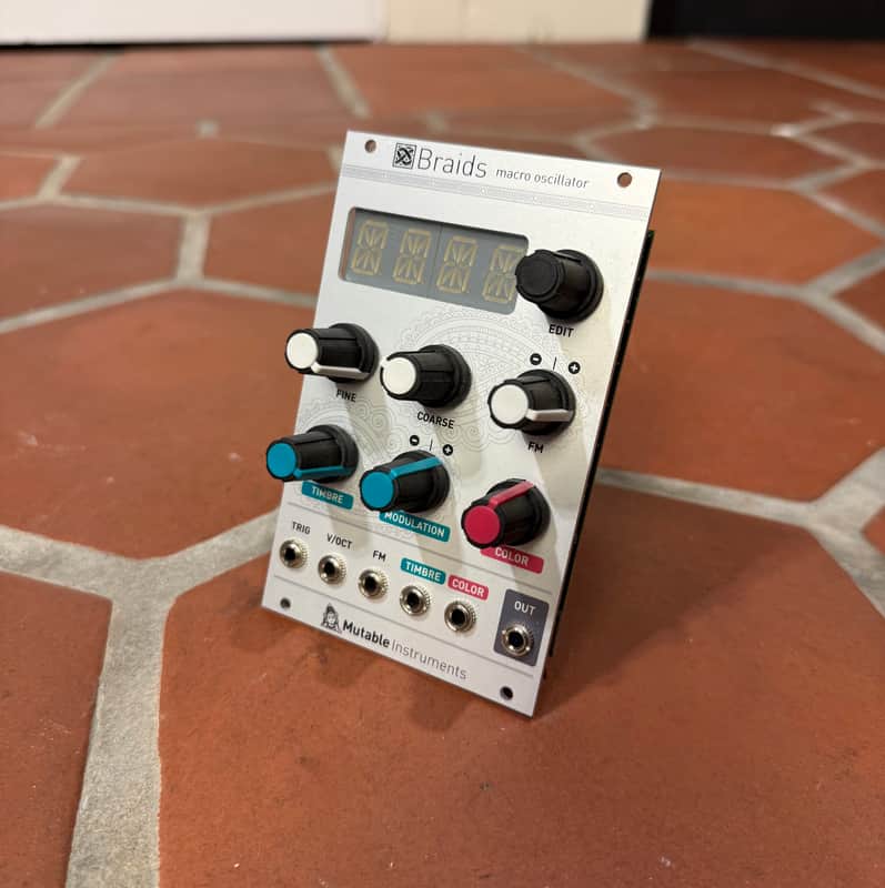 Mutable Instruments Braids 2014 - 2021 - Silver image 1