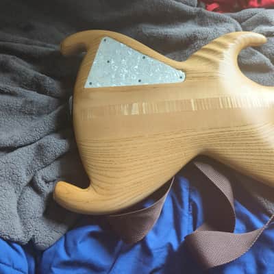 Huet 5 String Fretless Bass EMG Pick-ups 2014 - Natural image 3