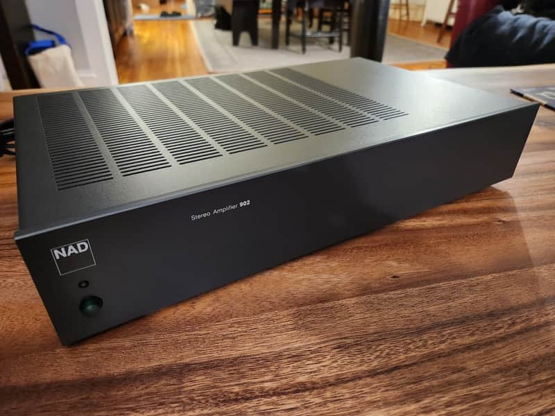 NAD 902 power amplifier, re-capped & serviced image 1