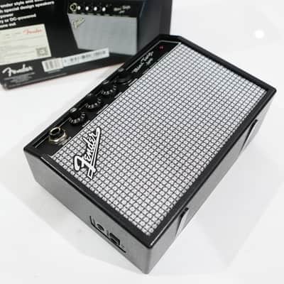 Fender Mini ‘57 Twin-Amp – 1W Battery-Powered Mini Combo, 2x2" Speakers, Headphone Out image 2