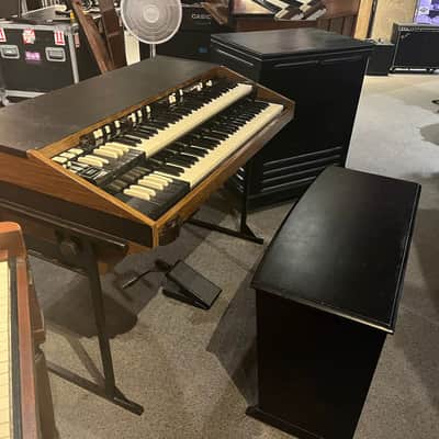 Immagine Hammond RT2 Series w/ Trek II Option ( Series 3 w/ Percussion ) Bench, Anvil case - 8