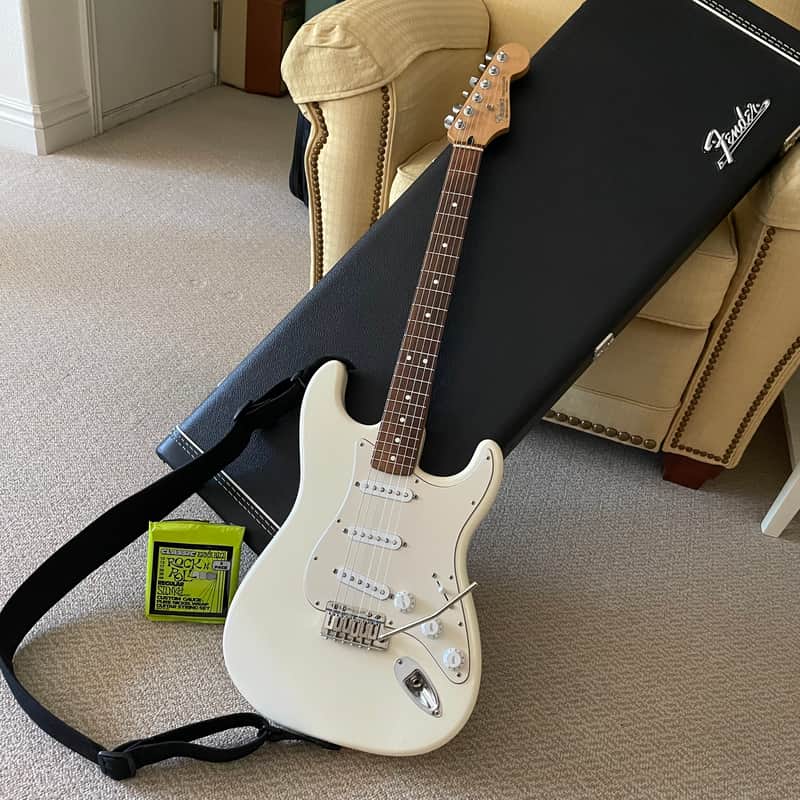 Fender Standard Stratocaster with Rosewood Fretboard