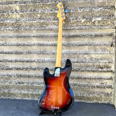 Fender American Pro II Jazz Bass® Rosewood Fingerboard, 3-Color Sunburst 0193970700 image 14