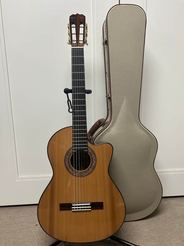 Alvarez Yairi Masterworks Series CYM75ce Cutaway Nylon String Classical Acoustic Guitar with Electronics - Natural image 1