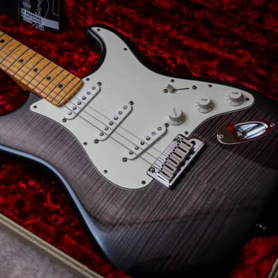 FENDER USA Custom Shop Deluxe Stratocaster AAA+ " Ebony Trans + Maple" (2012) image 2