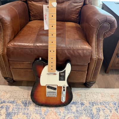 Fender Player Telecaster with Maple Fretboard 2018 - 2024 - 3-Color Sunburst image 2