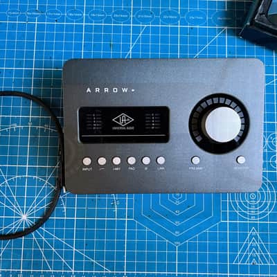 Universal Audio Arrow 2x4 Thunderbolt 3 Interface with Solo DSP