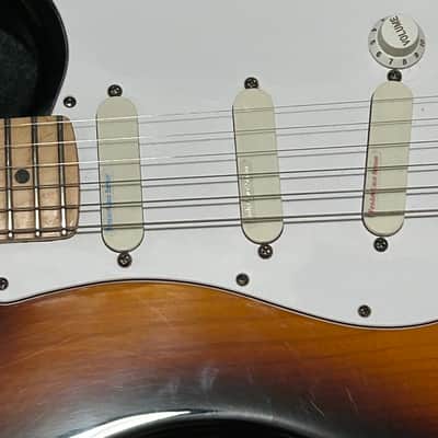 Fender Strat Plus Deluxe with Maple Fretboard 1990 - 1998 - Antique Burst image 4