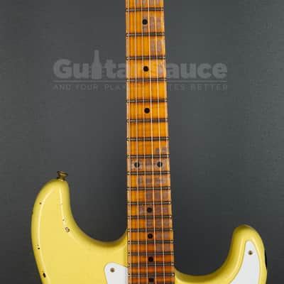 Fender Custom Shop Limited 70th anniversary 54 Stratocaster Heavy Relic 2025 - Candy Yellow Over 2 Color Sunburst (COD 2186NG) image 11