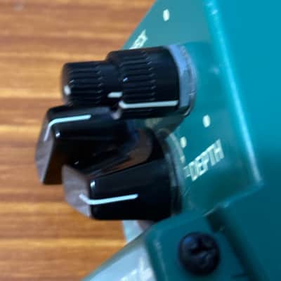 Keeley Boss TR-2 Tremolo with Mod 2010s - Green image 5