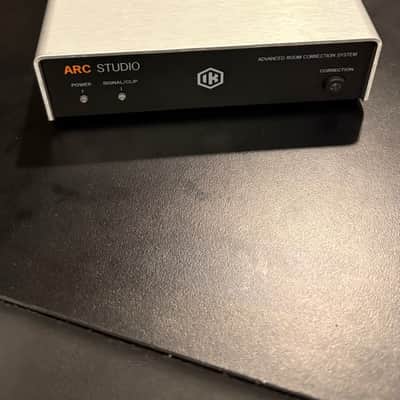 IK Multimedia ARC Studio Room Correction System 2024 - Present - Black image 1