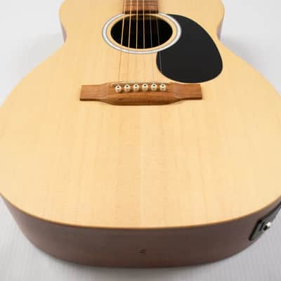 Martin 00-X2E Acoustic-electric Guitar - Natural image 2