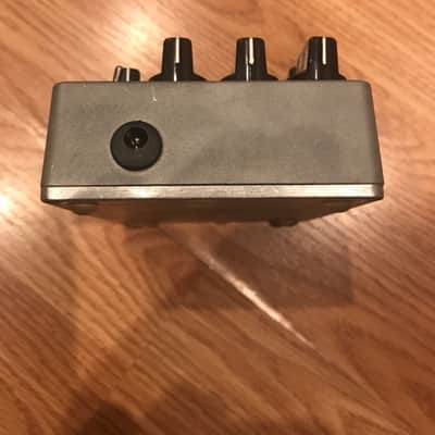 Menatone Custom Shop King of the Britains overdrive pedal 7 knob version image 8