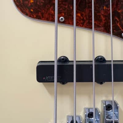 Kiesel JBM4 2022 - Vintage Cream w/ matching headstock image 9
