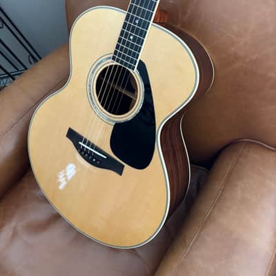 Yamaha LJ16 Medium Jumbo Acoustic Guitar - Natural image 5