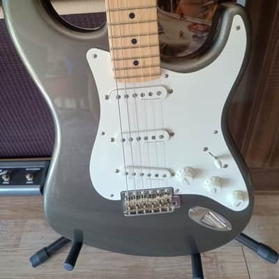 Fender Eric Clapton Artist Series Stratocaster with Vintage Noiseless Pickups 2001 - Present - Pewter image 4