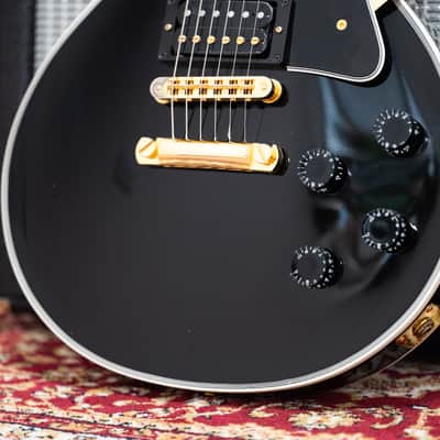 2012 Gibson Custom Les Paul Custom - in Black Ebony & Gold image 3