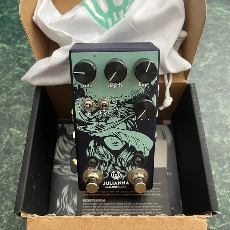 Walrus Audio Julianna Deluxe Chorus / Vibrato 2020 - Present - Blue image 1
