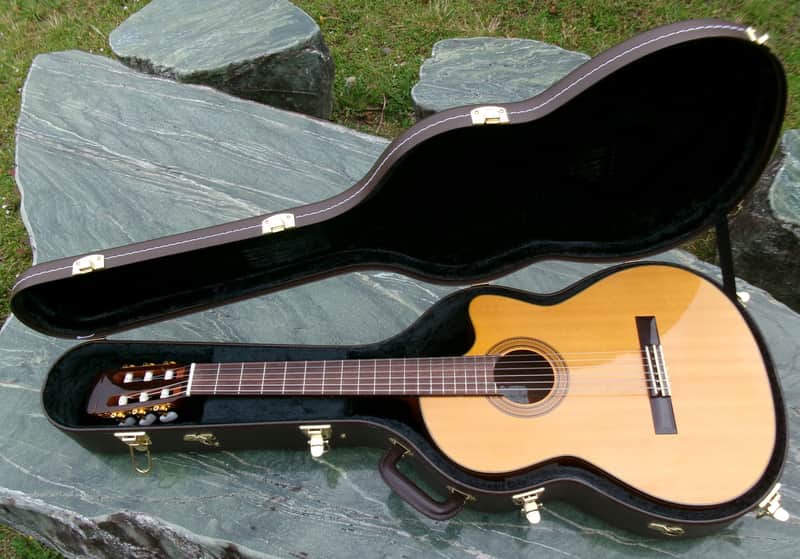 Yairi YC-50E Electric Classical Guitar+Original Yairi Hard Case FREE image 1