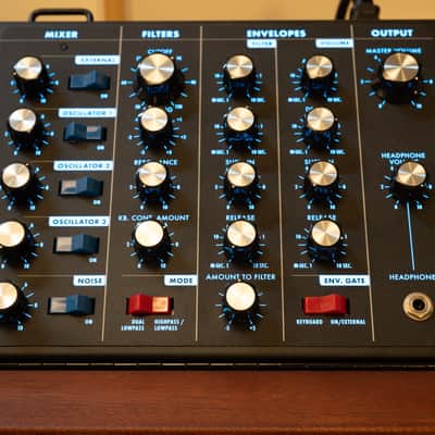 Moog Minimoog Voyager Select Series 44-Key Monophonic Synthesizer 2006 - 2013 - Cherry Cabinet image 2