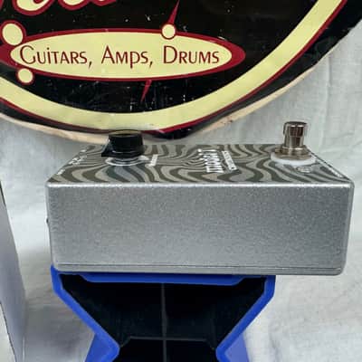 Crotonics Model T Distortion Pedal with Box image 6
