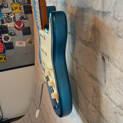 Squier Classic Vibe 60's Strat Electric Guitar image 5