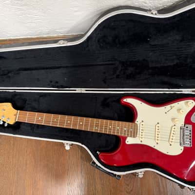 Fender American Deluxe Stratocaster with Rosewood Fretboard 1999 - 2001 - Crimson Transparent image 8