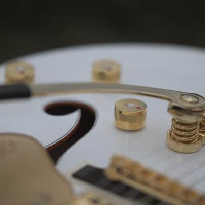 Gretsch G6136TG Players Edition Falcon™ Hollow Body with String-Thru Bigsby® and Gold Hardware - White image 16