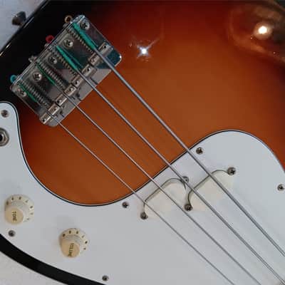 Squier Bullet Bass 1983- sunburst image 3