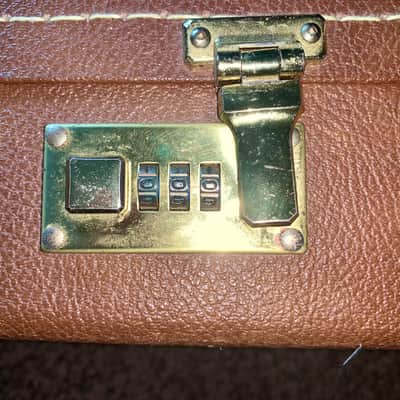 Vintage 1990’s Gibson usa Hardshell case Les Paul pink Brown image 4