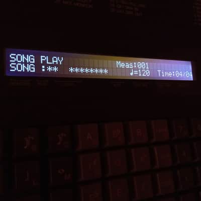 New black-white display for Yamaha Qx3