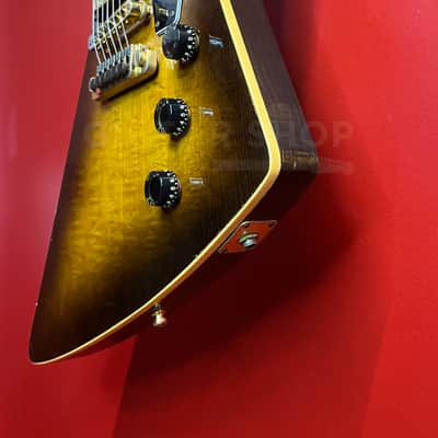 Gibson Explorer E2 CMT Curly Maple Top Tobacco Sunburst 1982 image 9