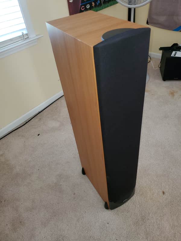Pair of Paradigm Monitor 11 v5 floor tower speakers Maple/Natural color image 1