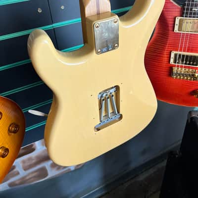 Fender Deluxe Player's Strat Honey Blonde 2007 Electric Guitar image 10