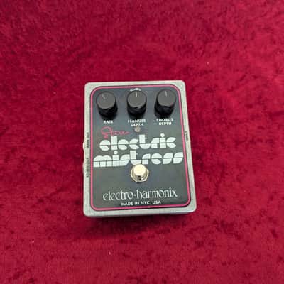 Electro-Harmonix Stereo Electric Mistress Flanger / Chorus 2007 - Present - Black / Pink image 1