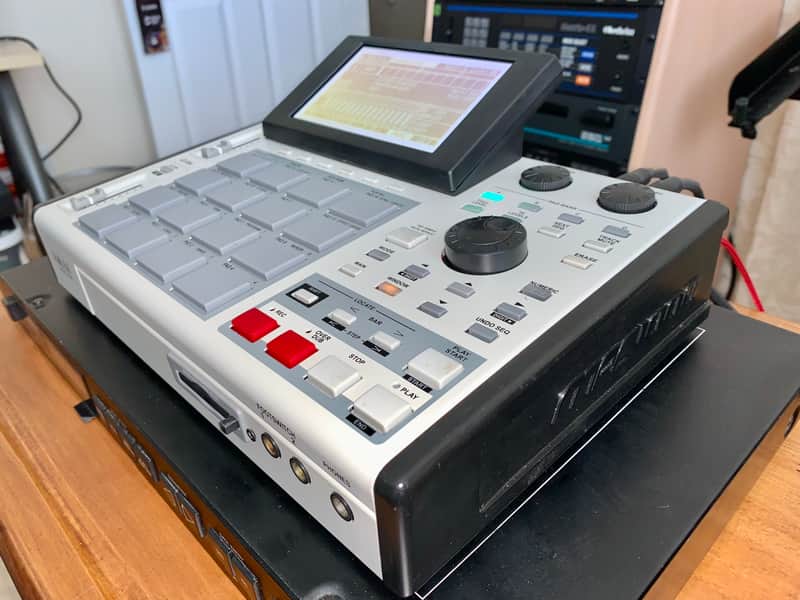 Akai MPC 1000 with new boards and switch’s image 1