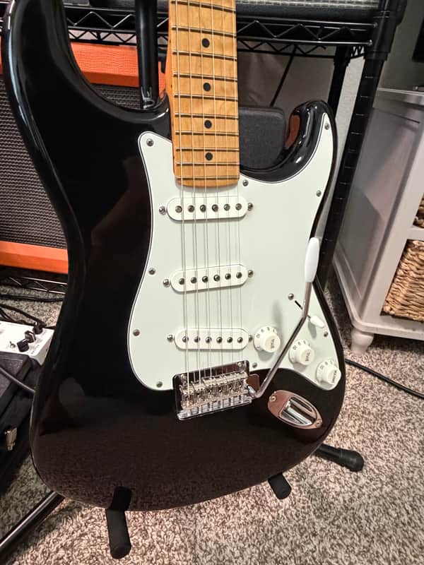 Fender Player Stratocaster with Maple Fretboard 2018 - 2024 Black image 1