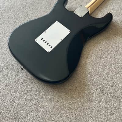 Fender Eric Clapton Artist Series Stratocaster with Vintage Noiseless Pickups 2000 Black image 8