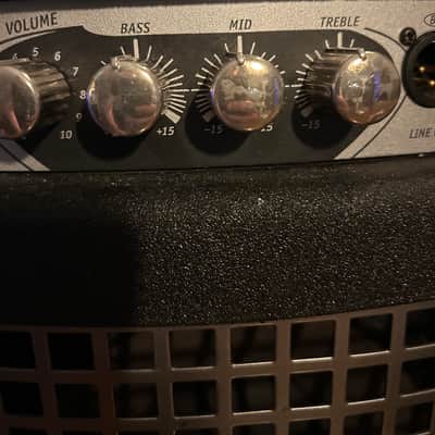 Yorkville BassMaster XM50 – 50W 1x10 Bass Combo Amp amplifier image 3