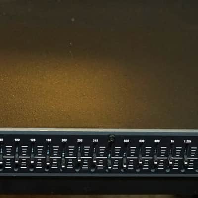 dbx 131 Single Channel 31-Band Graphic Equalizer 2000s BLACK image 3