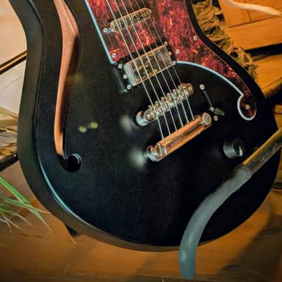 2020 ESP Edwards E-SA-125-LTS Semi-Hollow Carved Top 335 Cherry