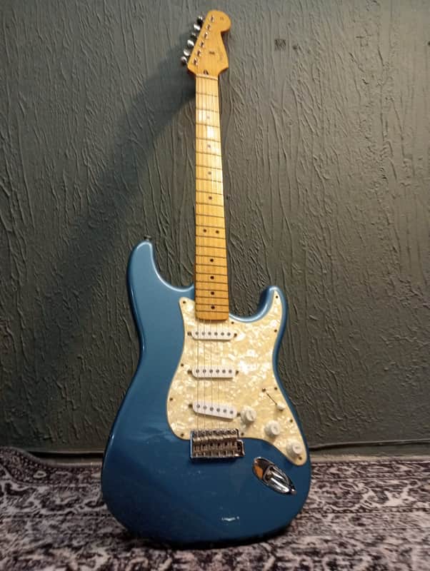 Fender Deluxe Powerhouse Stratocaster 1998 - Lake Placid Blue