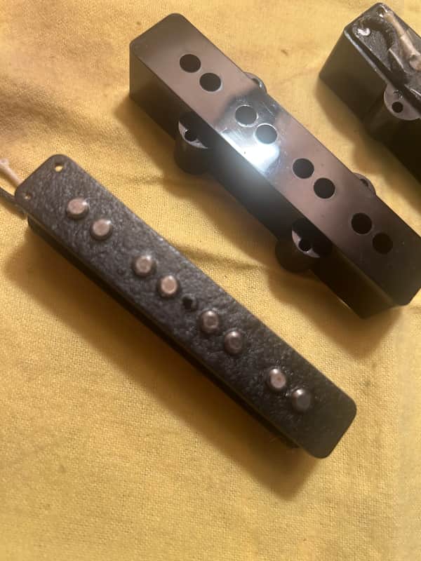 AVRI Fender Jazz Bass Pickup Set 2004 - Black image 1