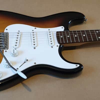 Squier by Fender Affinity Stratocaster 20th Anniversary Tobacco Sunburst Strat image 2