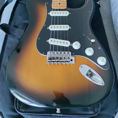 2006 Fender Classic Series '50s Stratocaster 2-Color Sunburst w/GIGBAG image 10