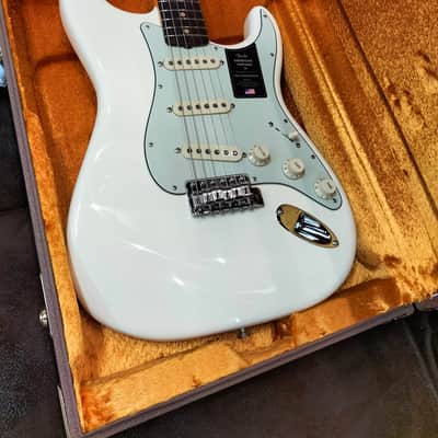 Fender American Vintage II 1961 Stratocaster, Rosewood Fingerboard, Olympic White image 7